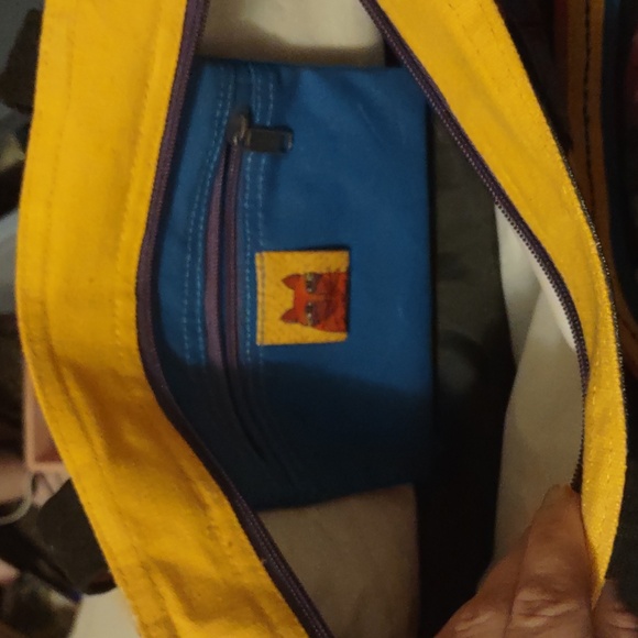 Laurel Burch medium tote bag with a feline cats design. - Picture 5 of 5